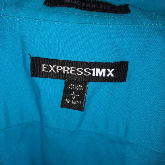 Express Button-up - Picture 2 of 3